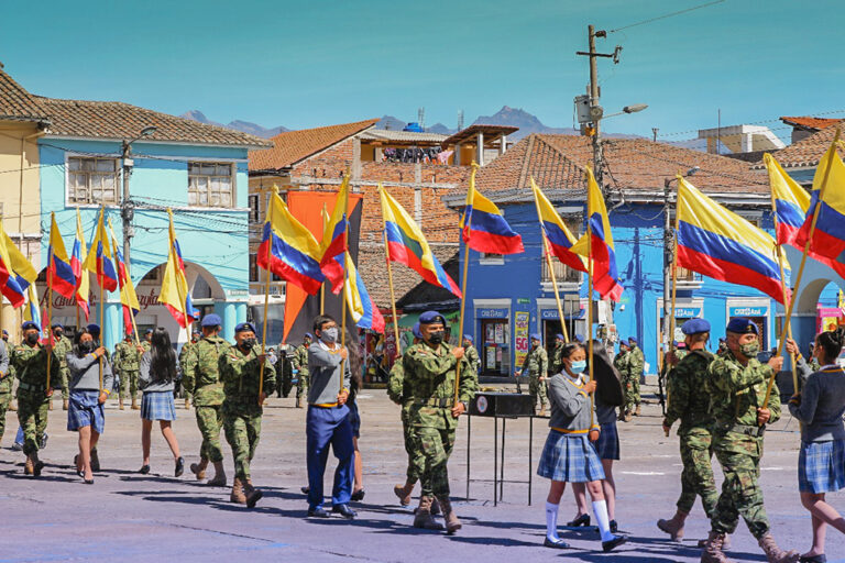Rumiñahui rinde homenaje a la Bandera nacional - Gobierno Municipal